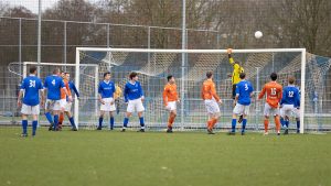 VV LEO 1 vs FC Lewenborg 1 19 februari 2023 - © Gino Wiemann